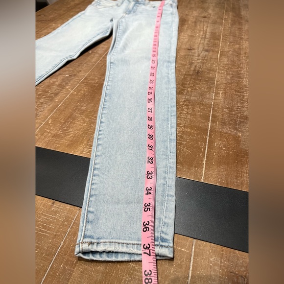 American Eagle - Picture 12 of 12